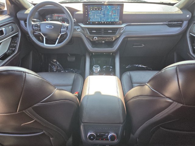 Certified 2026 Ford Explorer Platinum RWD image 16
