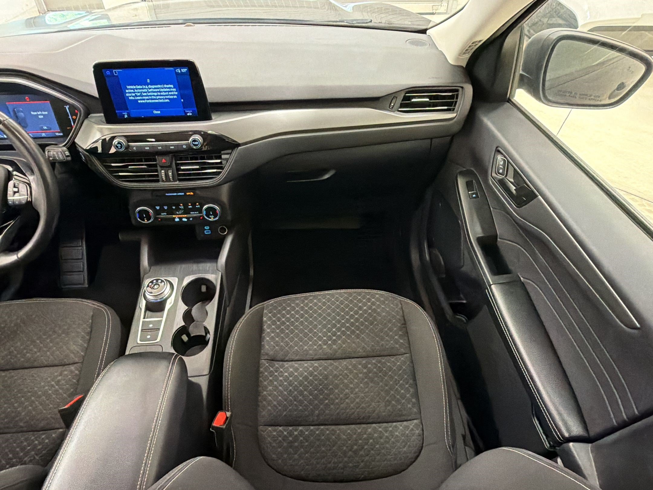 Certified 2023 Ford Escape Active AWD/4WD image 30