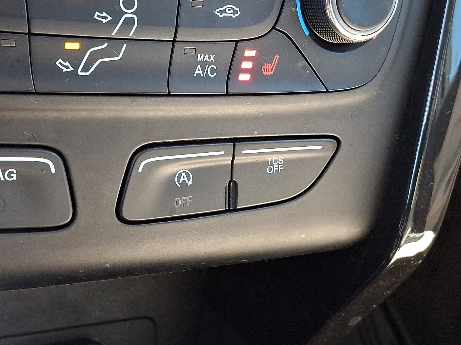 Certified 2017 Ford Escape Titanium image 32