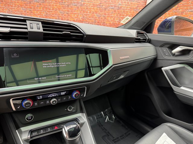 Used 2024 Audi Q3 2.0T Premium image 18