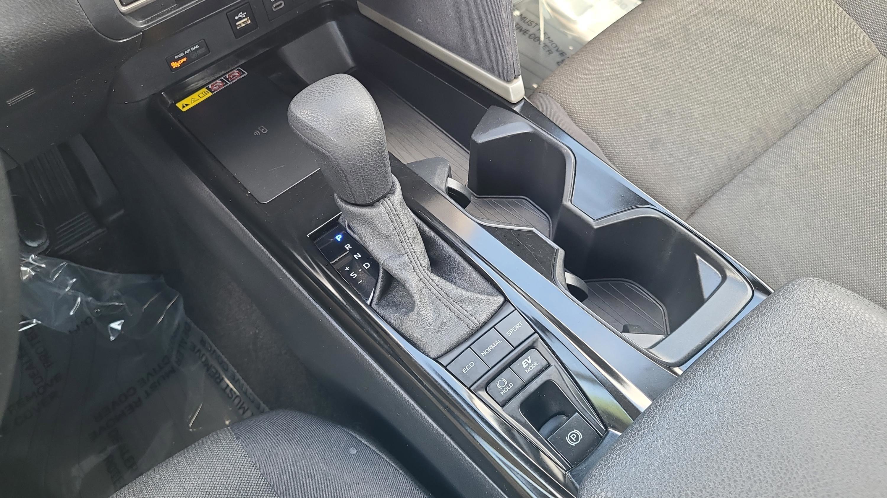 Used 2025 Toyota Camry SE FWD image 24