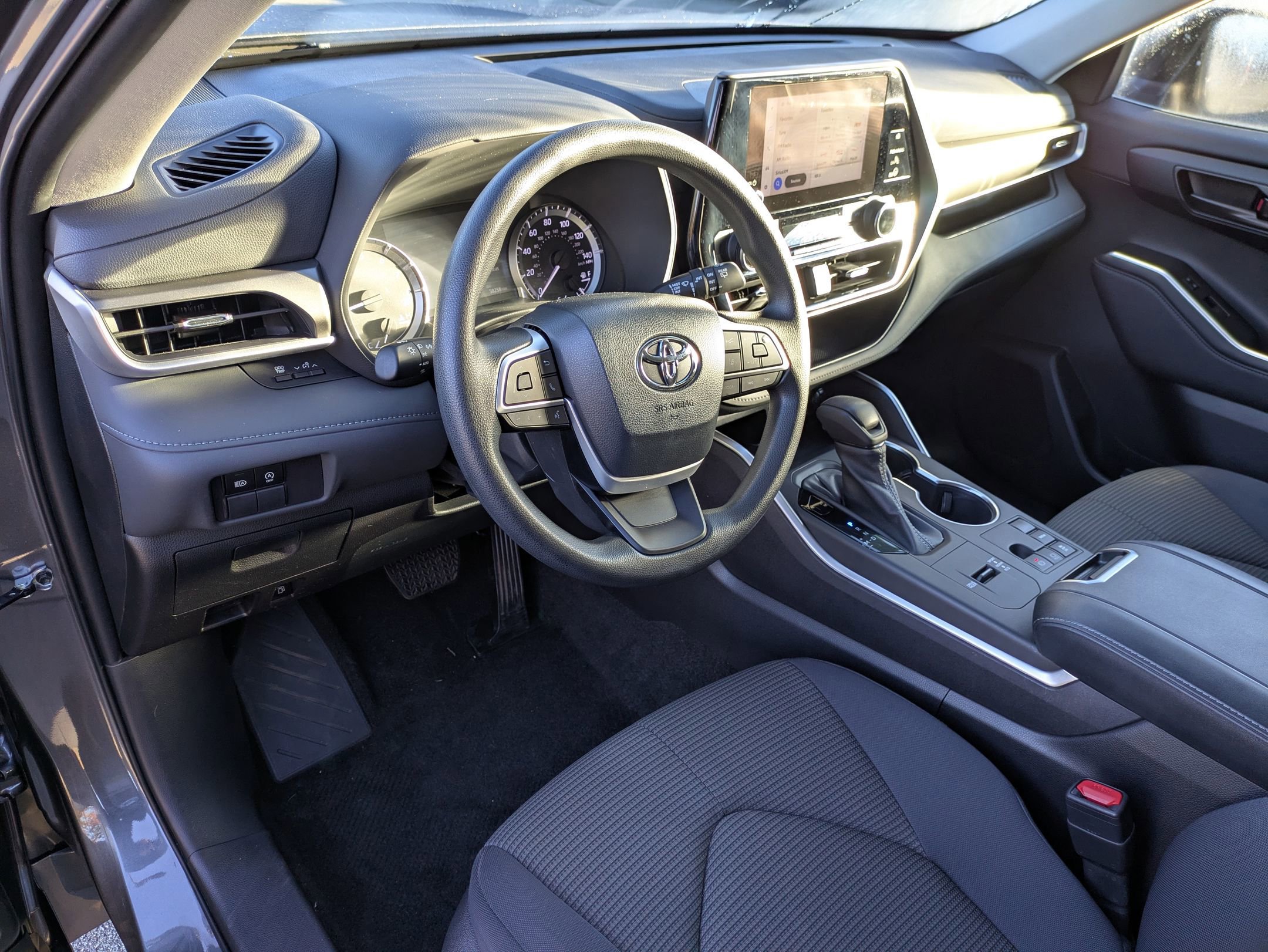 Used 2023 Toyota Highlander Limited image 14