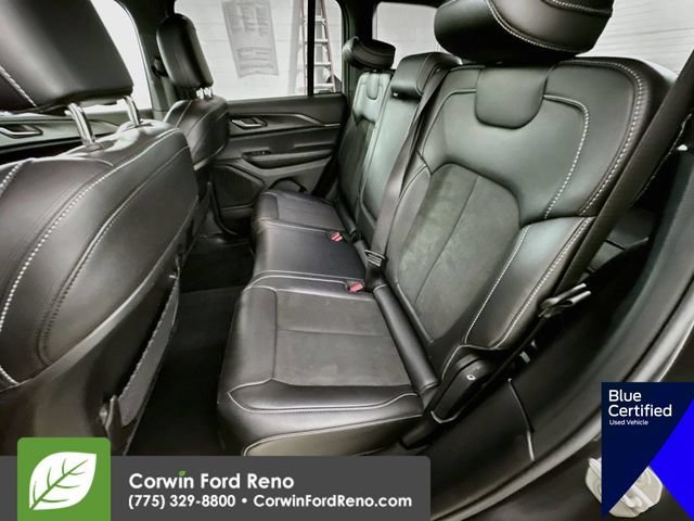 Used 2024 Jeep Grand Cherokee Altitude AWD/4WD image 29