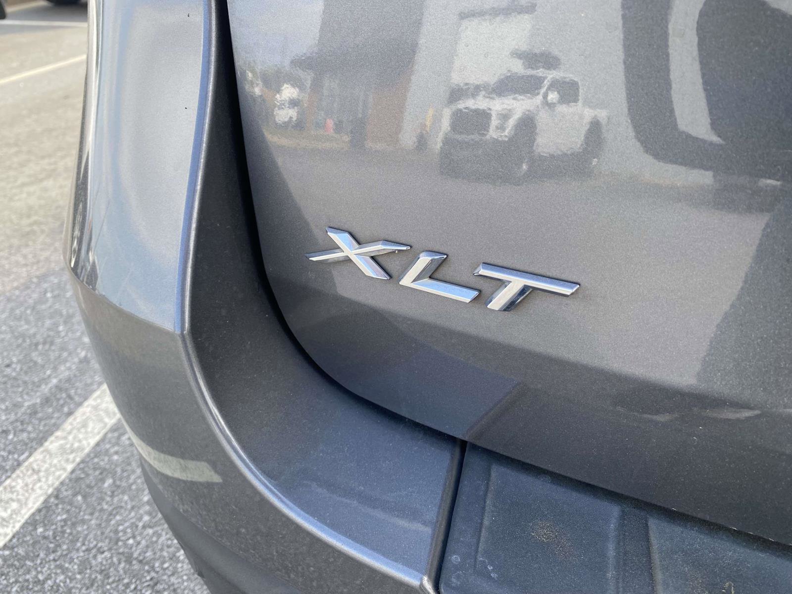 Certified 2021 Ford Explorer XLT RWD image 9