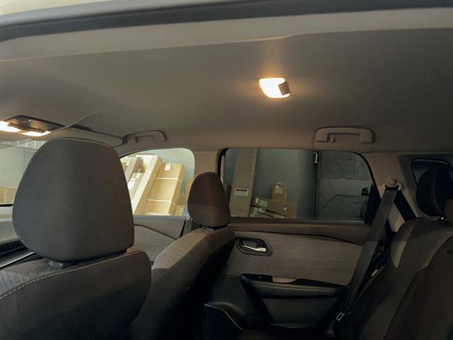 Used 2021 Nissan Rogue SV image 17