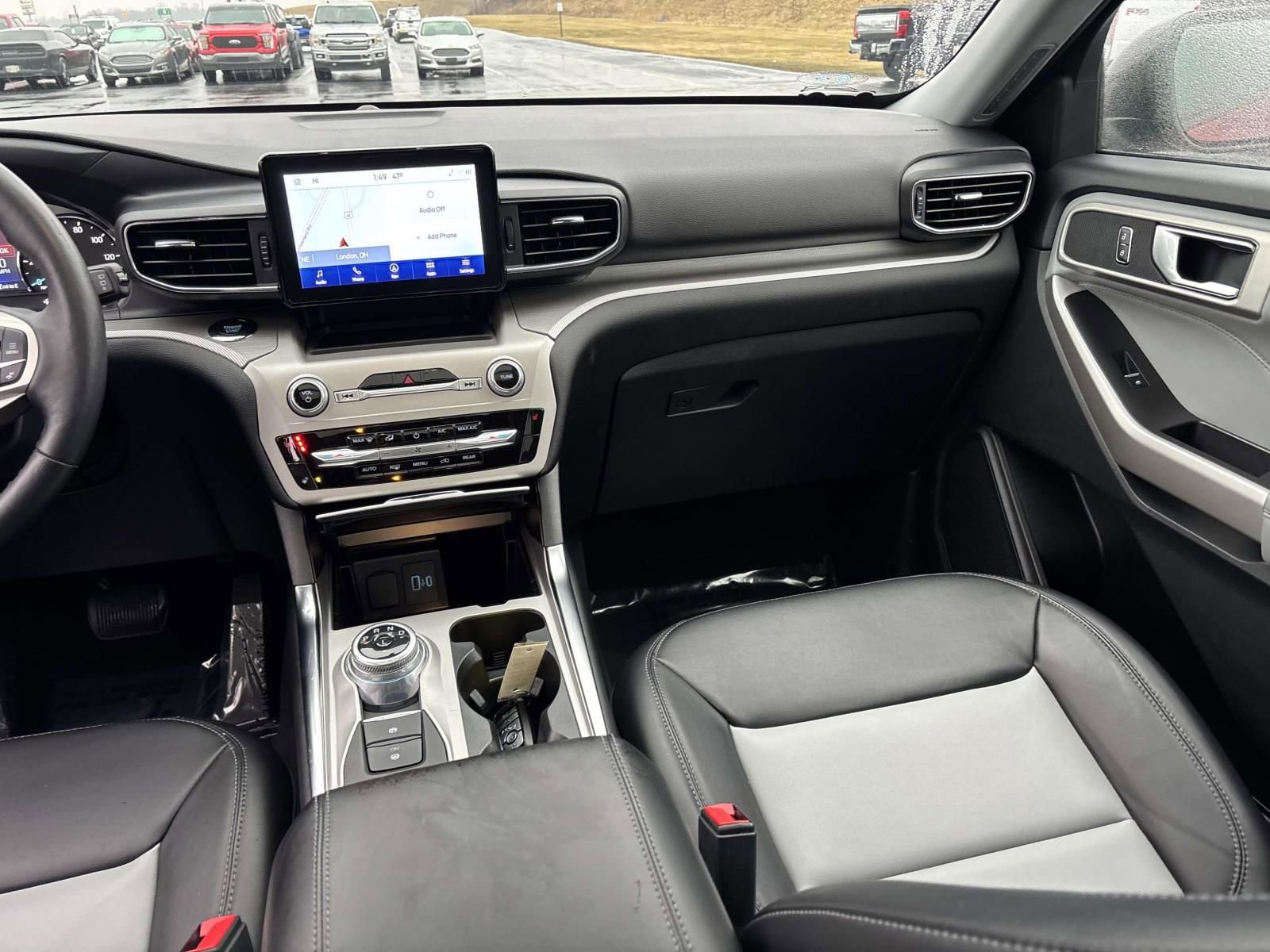 Certified 2022 Ford Explorer XLT w/ Equipment Group 202A image 33