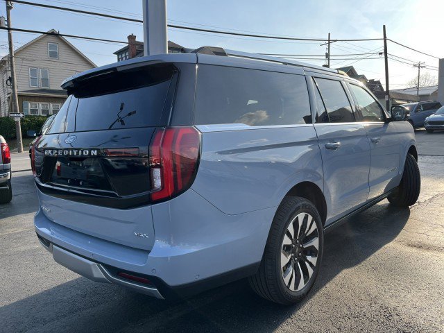 Certified 2025 Ford Expedition Max Platinum w/ Driver's Package image 3