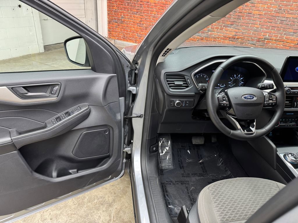 Certified 2022 Ford Escape SE w/ Convenience Package image 9