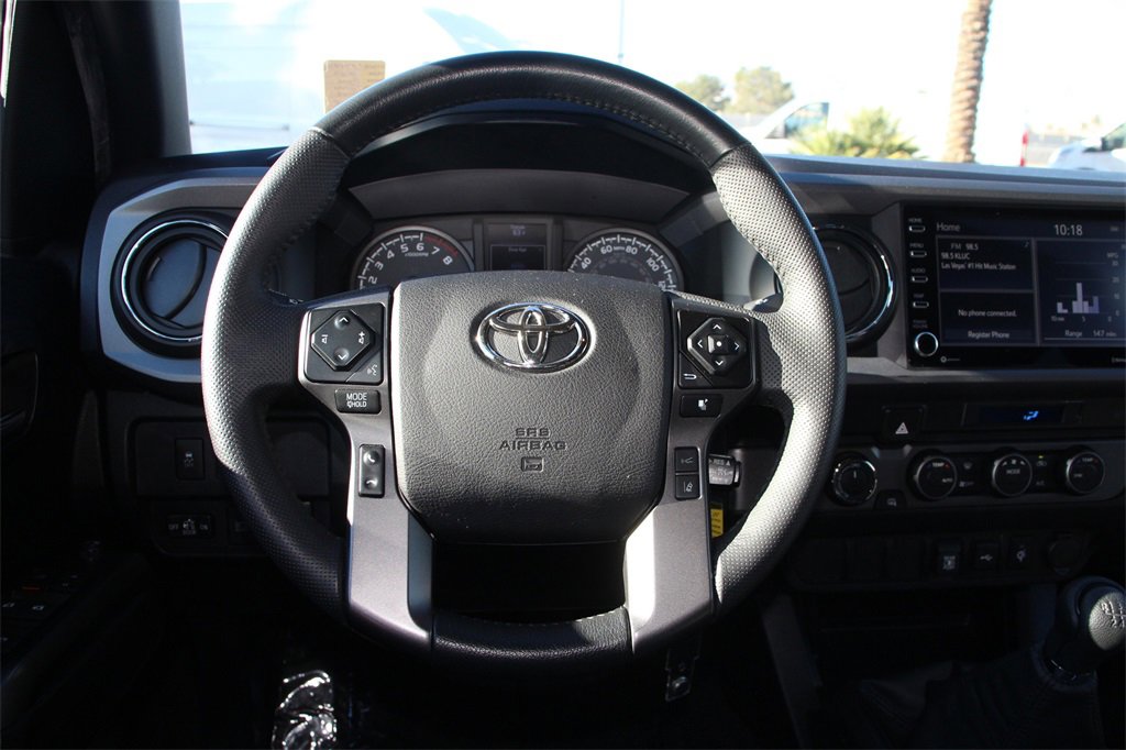 Used 2022 Toyota Tacoma TRD Off-Road image 16