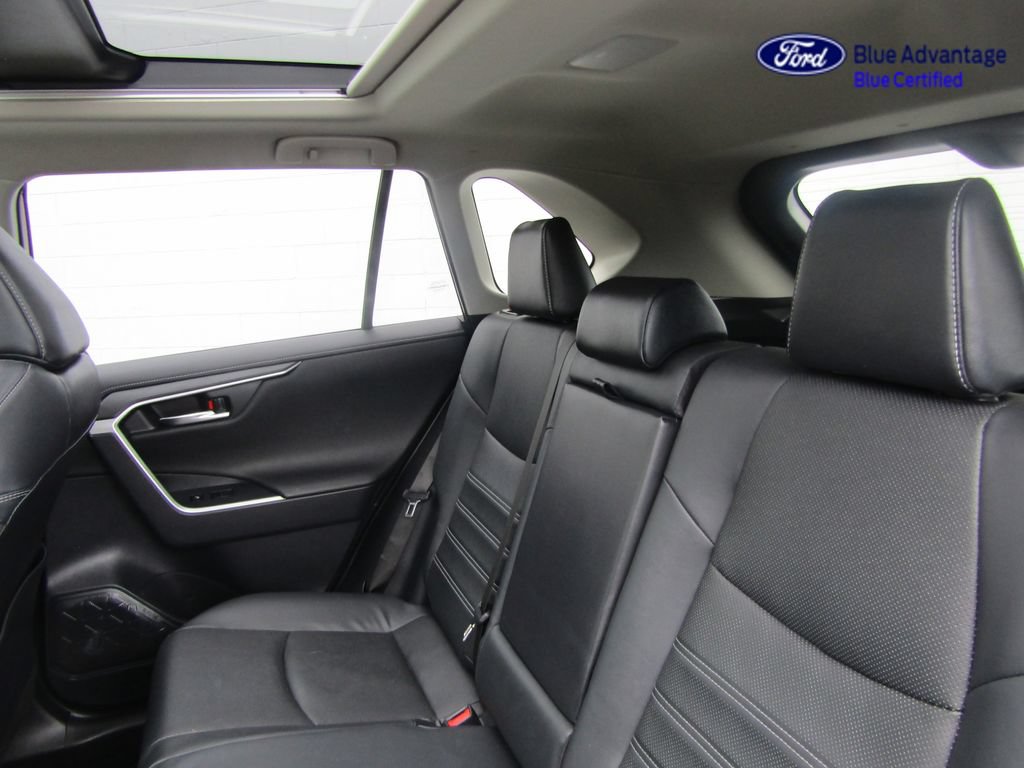 Used 2022 Toyota RAV4 Limited AWD/4WD image 31