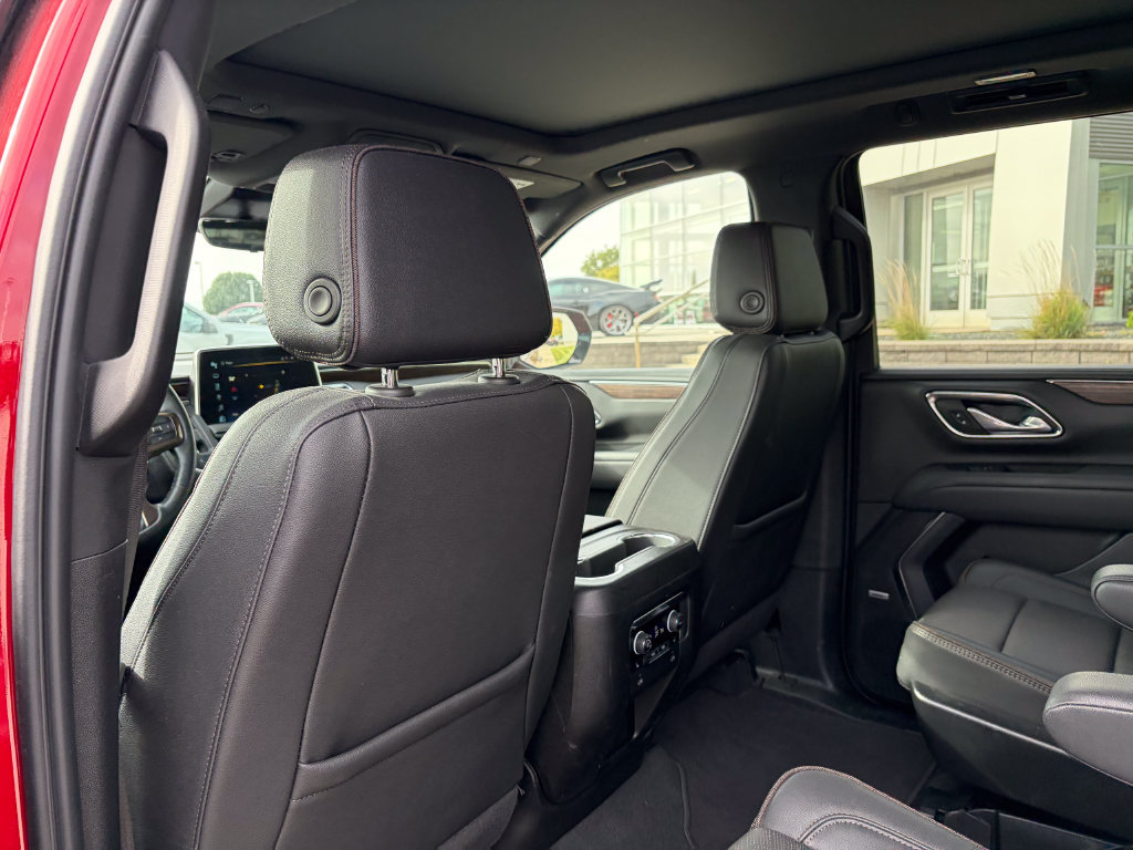 Used 2024 Chevrolet Tahoe High Country AWD/4WD image 13