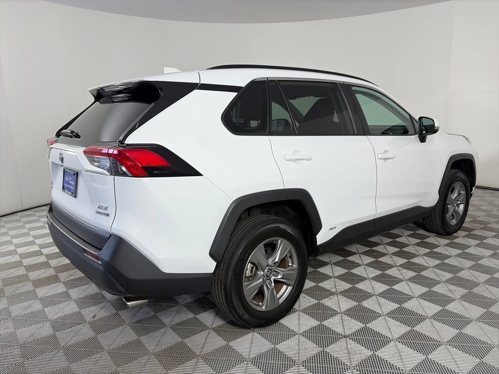 Used 2024 Toyota RAV4 XLE AWD/4WD image 7