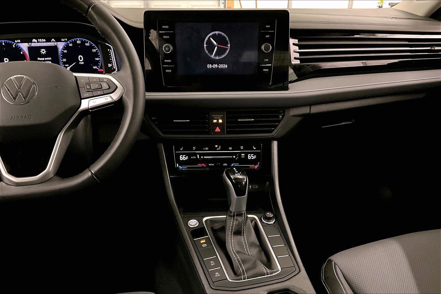 Used 2025 Volkswagen Jetta SEL image 6