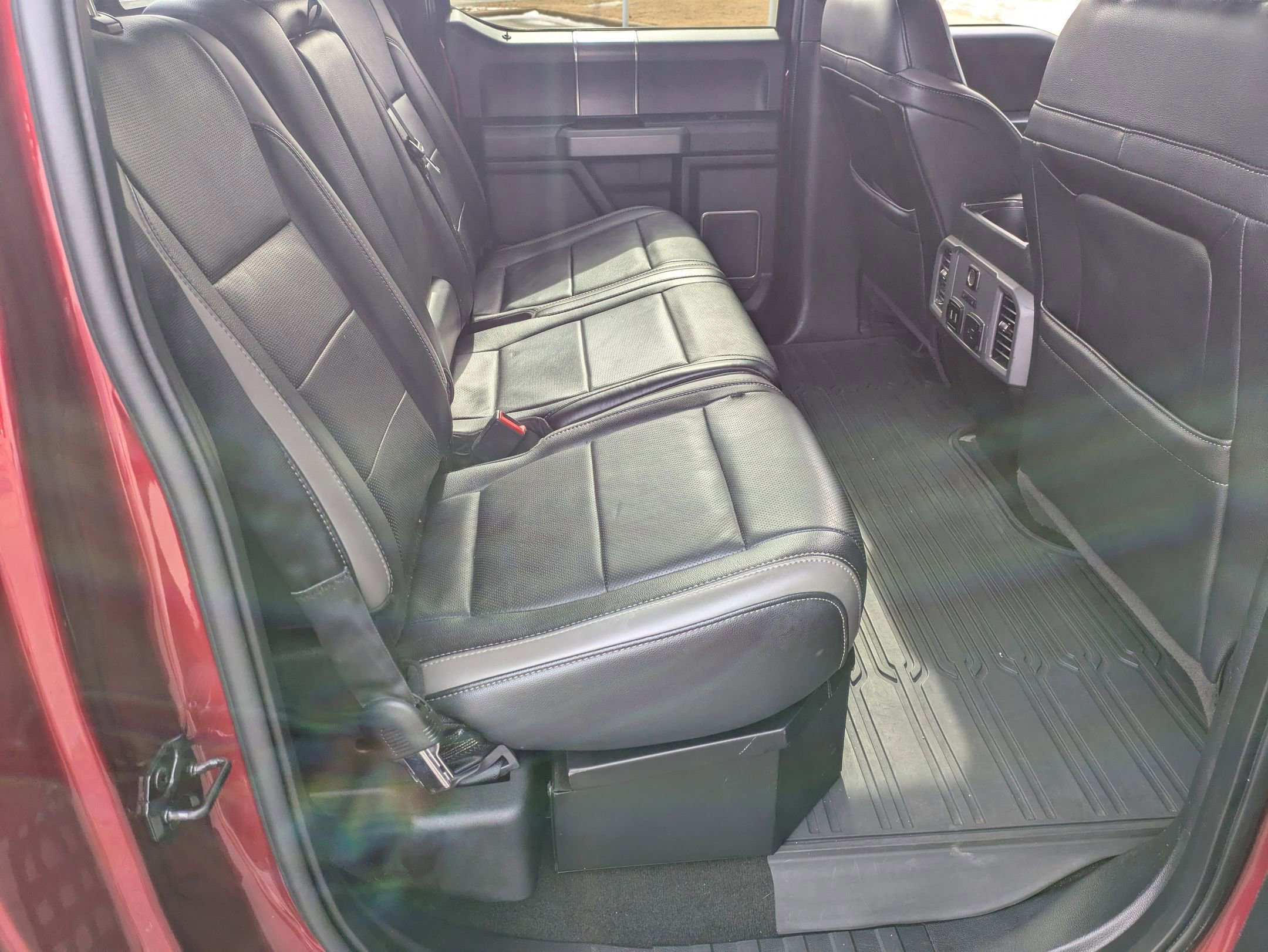 Certified 2018 Ford F150 Raptor w/ Equipment Group 802A Luxury image 38