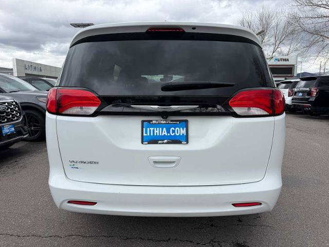 Used 2023 Chrysler Voyager LX image 8