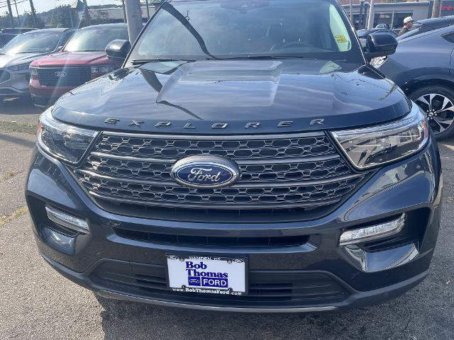 Certified 2023 Ford Explorer XLT w/ Equipment Group 202A AWD/4WD image 3