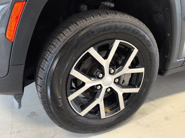 Used 2024 Jeep Grand Cherokee Limited AWD/4WD image 9
