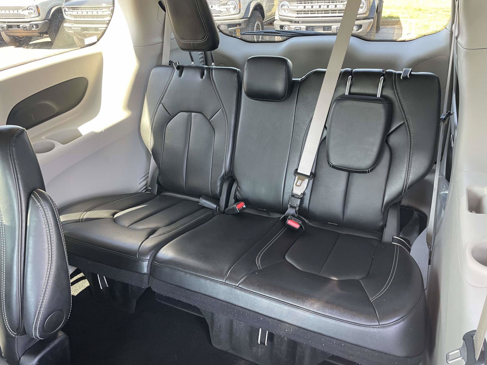 Used 2024 Chrysler Pacifica Touring-L FWD image 10