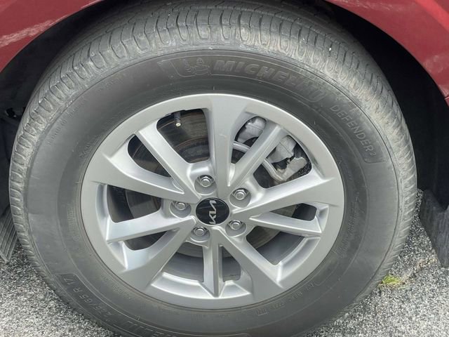 Used 2023 Kia Carnival LX FWD image 11