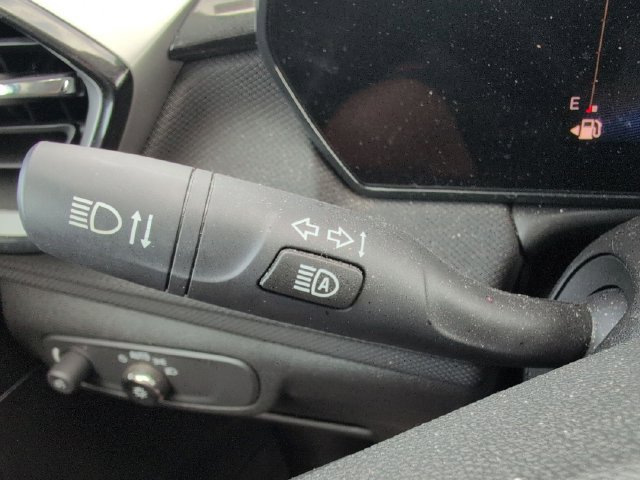 Used 2025 Chevrolet TrailBlazer LT w/ Driver Confidence Package FWD image 24