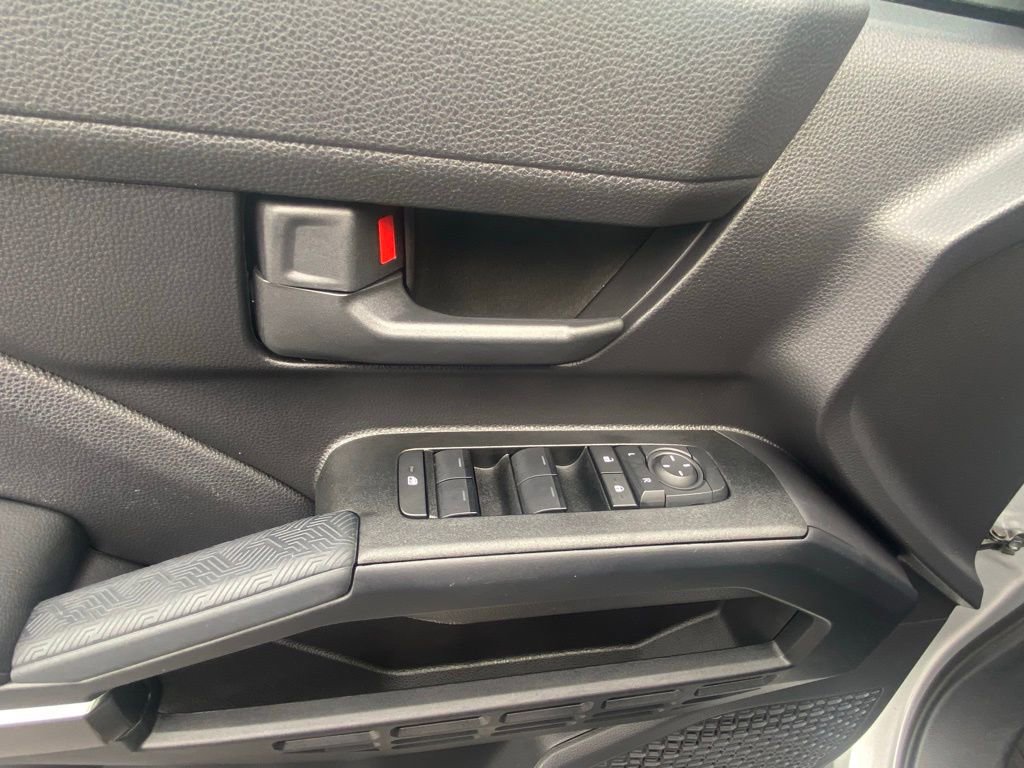 Used 2025 Toyota 4Runner SR5 AWD/4WD image 11