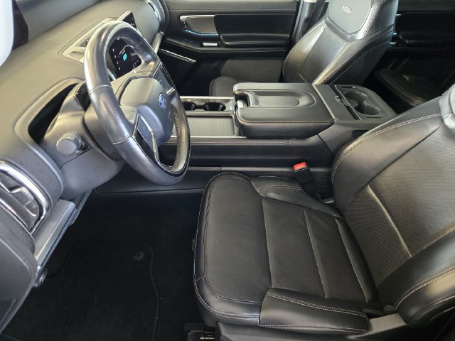 Certified 2025 Ford Expedition Platinum AWD/4WD image 16