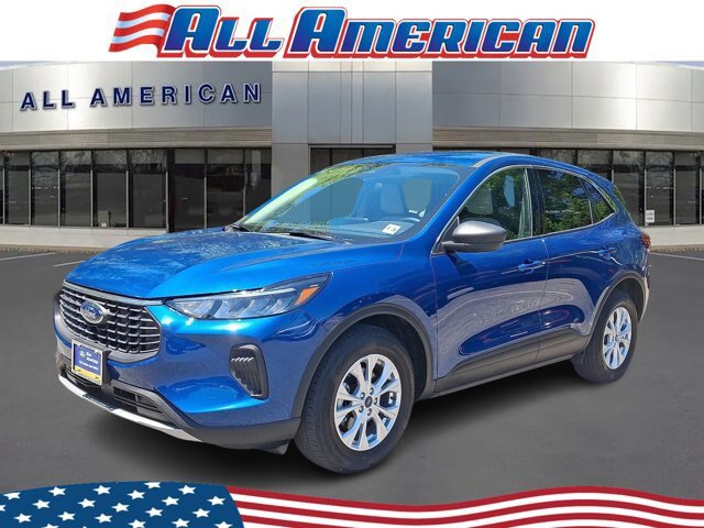 Certified 2023 Ford Escape Active AWD/4WD image 1