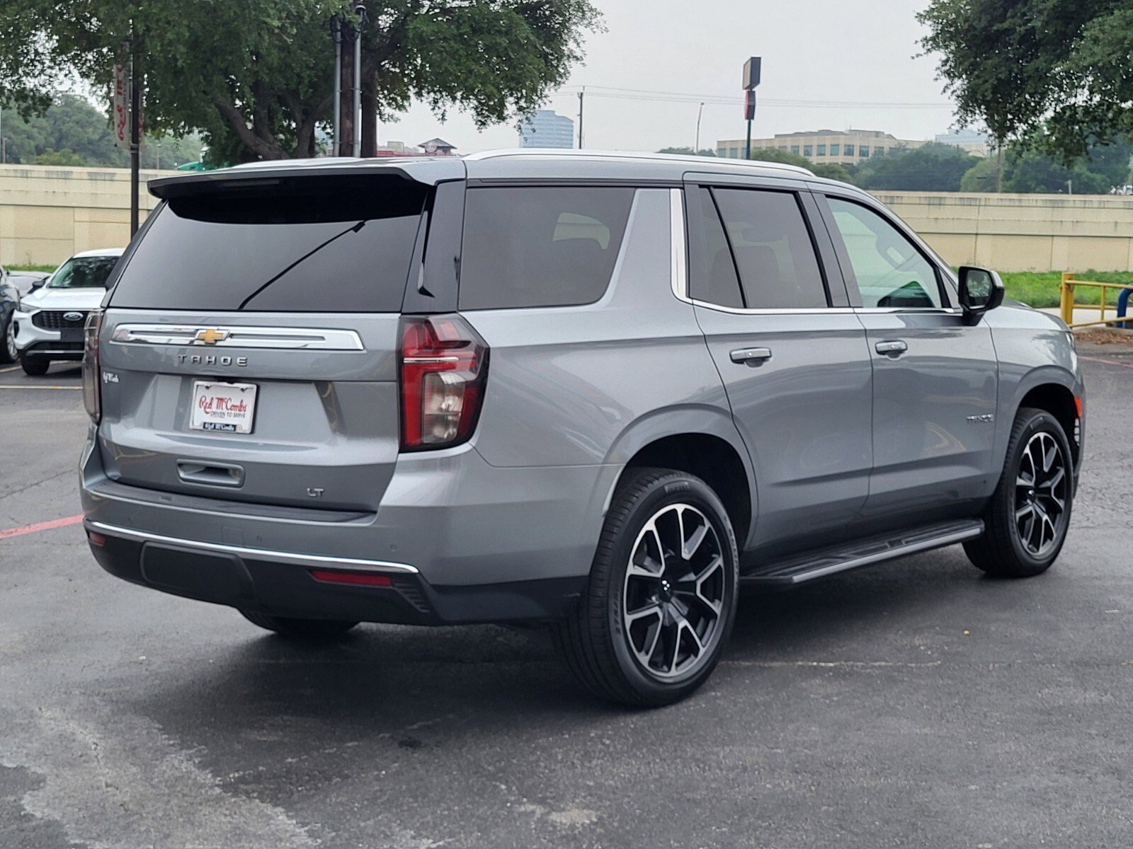 Used 2024 Chevrolet Tahoe LT AWD/4WD image 4