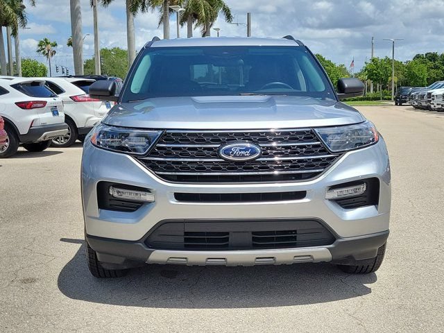 Certified 2024 Ford Explorer XLT w/ Equipment Group 202A AWD/4WD image 2