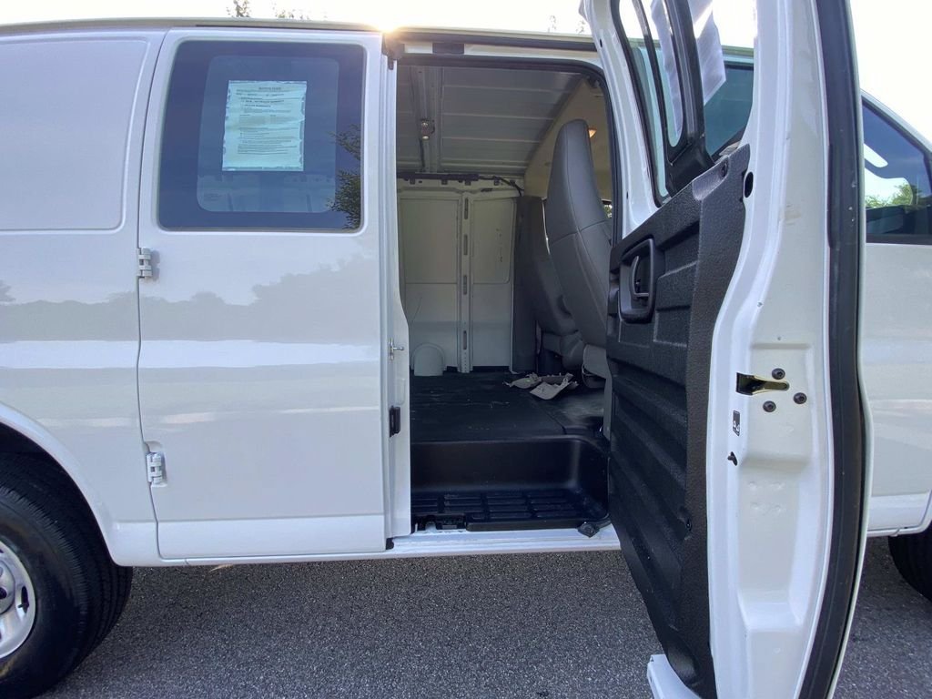 Used 2021 Chevrolet Express 2500 w/ Driver Convenience Package RWD image 13