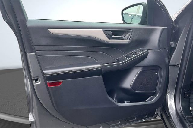 Certified 2022 Ford Escape SE w/ SE Sport Appearance Package image 22