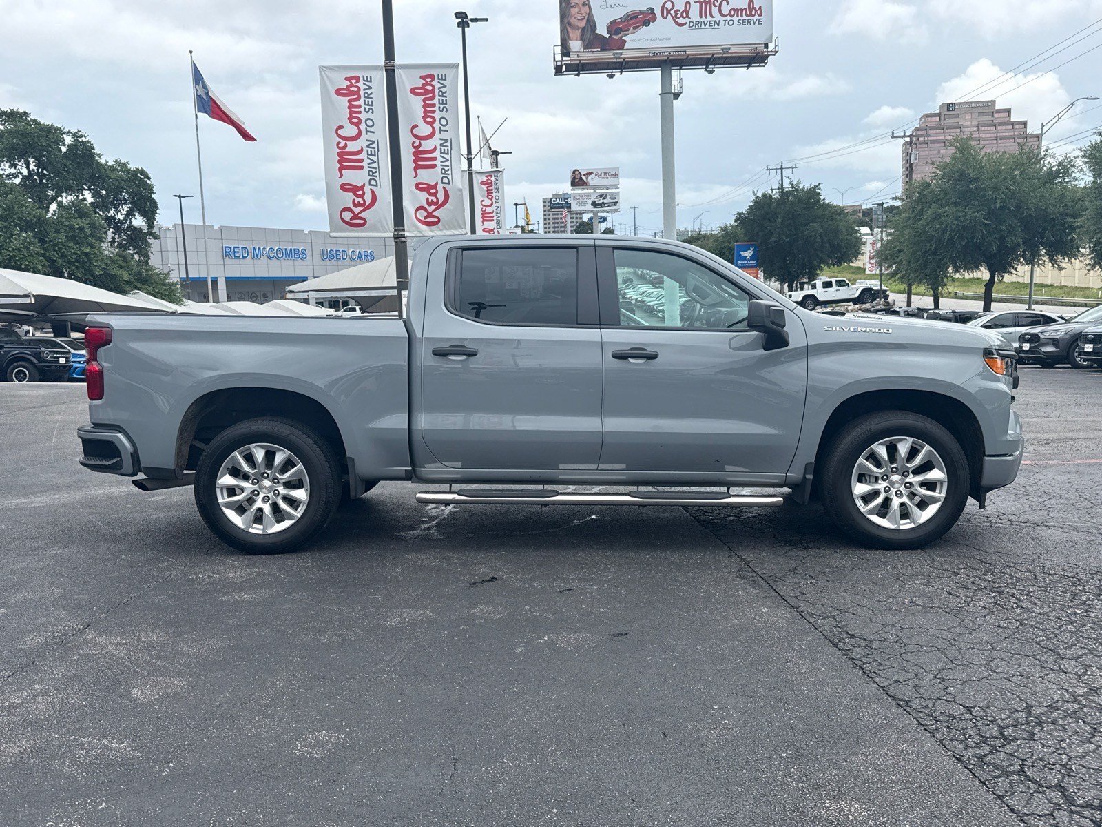 Used 2025 Chevrolet Silverado 1500 Custom RWD image 5