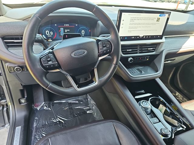 Certified 2025 Ford Explorer Platinum w/ LUX Leather Package AWD/4WD image 16
