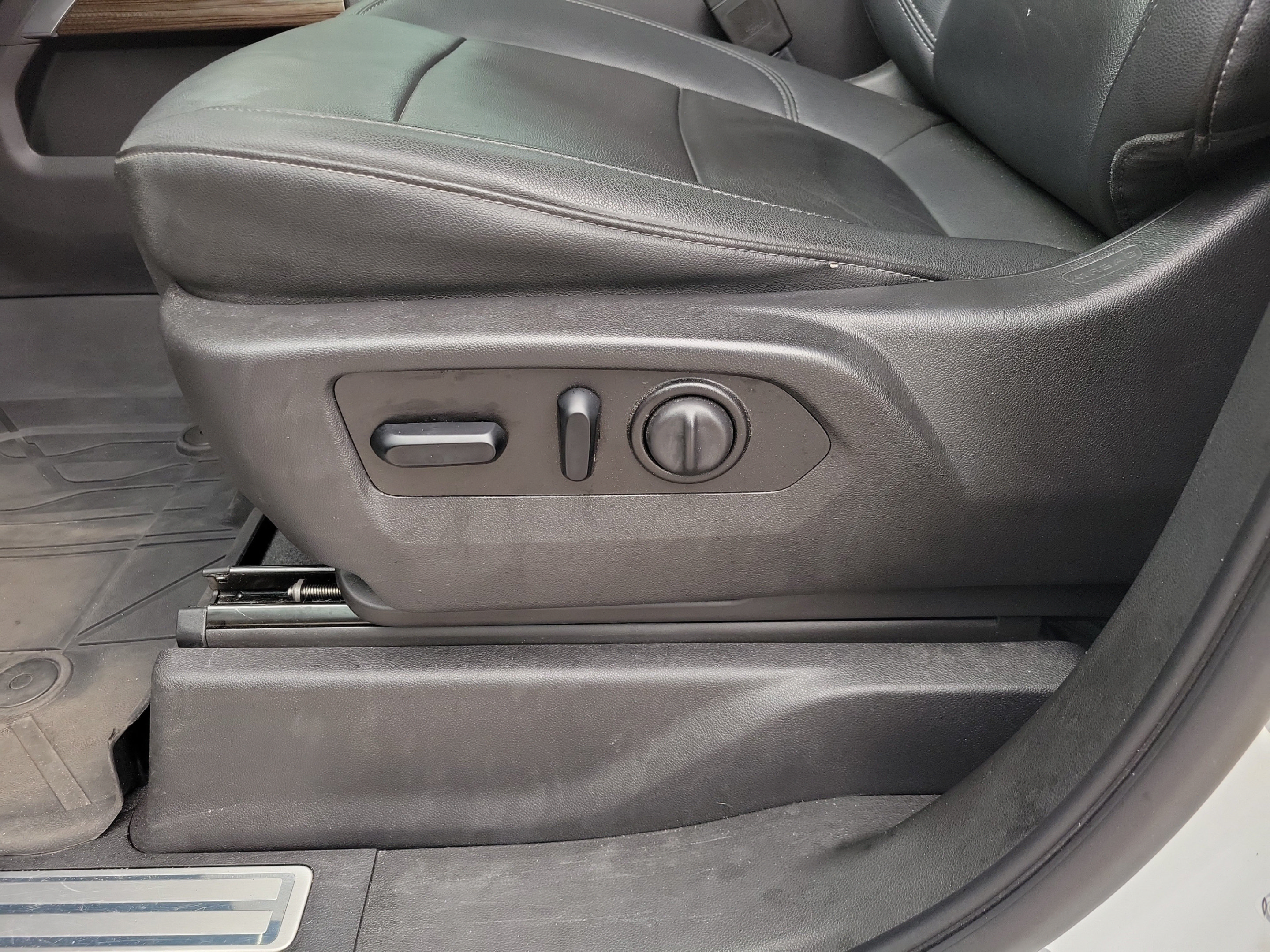 Used 2021 Chevrolet Silverado 1500 RST w/ Texas Edition Plus RWD image 18