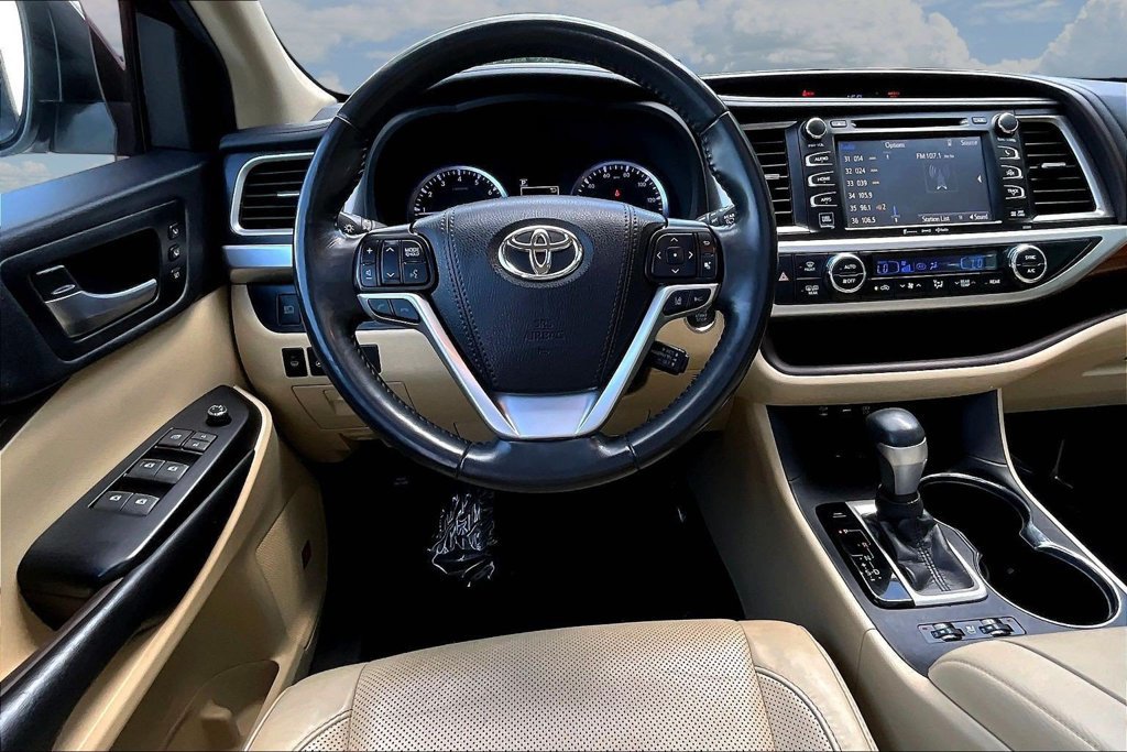 Used 2019 Toyota Highlander Limited Platinum AWD/4WD image 10
