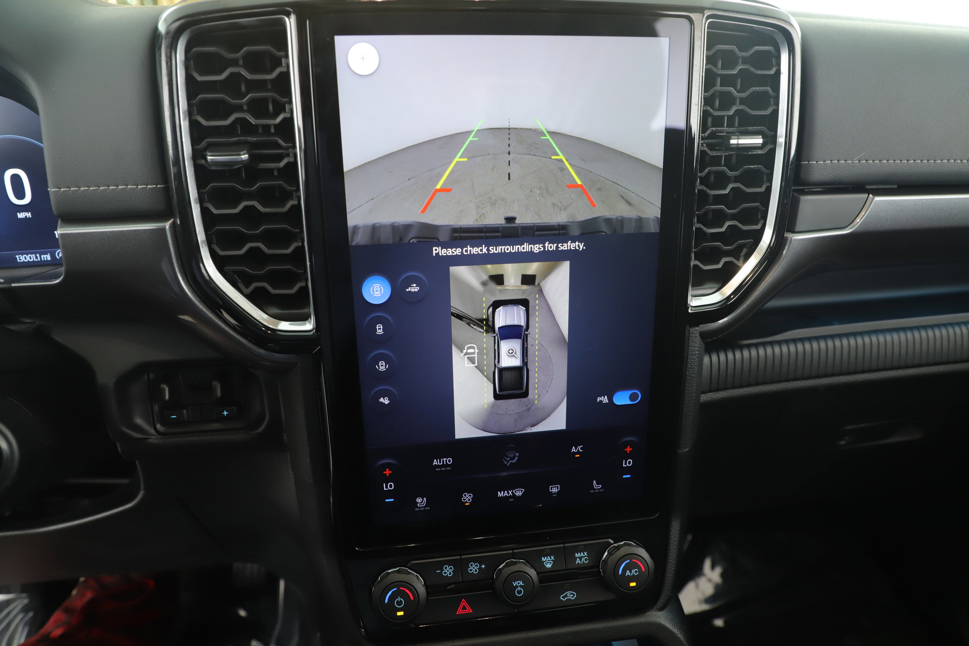 Certified 2024 Ford Ranger Lariat w/ Advanced Towing Package image 14