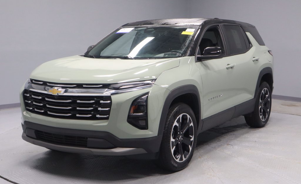 Used 2025 Chevrolet Equinox LT FWD image 4