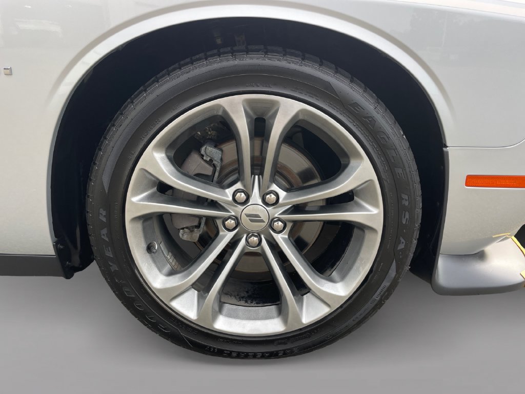 Used 2020 Dodge Challenger R/T RWD image 9