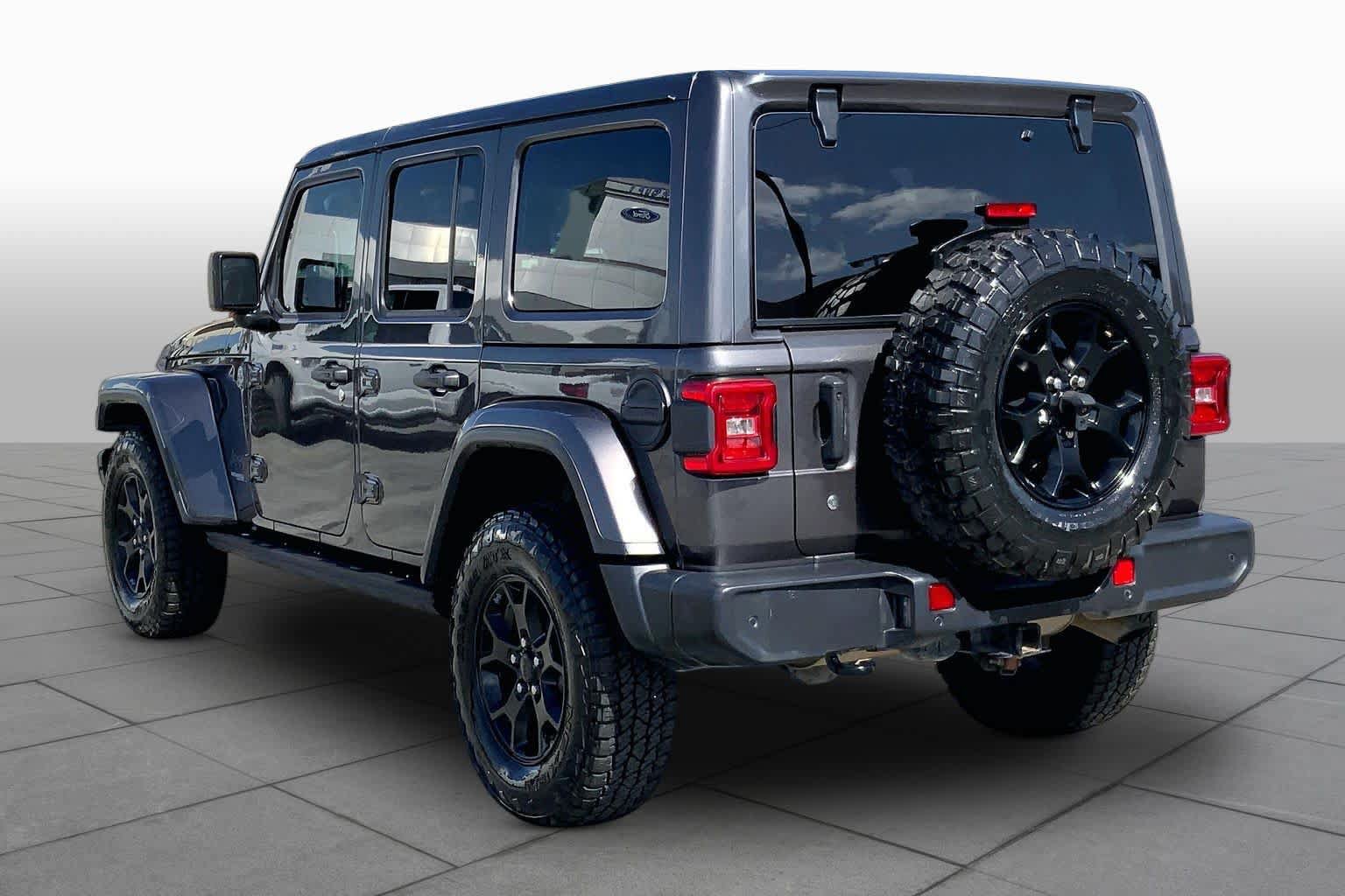 Used 2018 Jeep Wrangler Unlimited Sahara w/ Quick Order Package 24M Moab AWD/4WD image 12