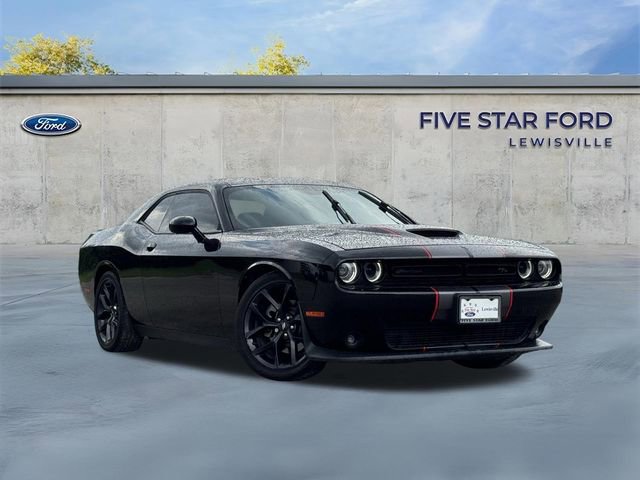 Used 2021 Dodge Challenger R/T w/ Blacktop Package RWD image 2