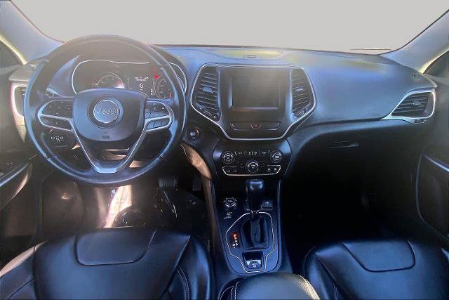 Used 2019 Jeep Cherokee Latitude Plus w/ Cold Weather Group AWD/4WD image 15
