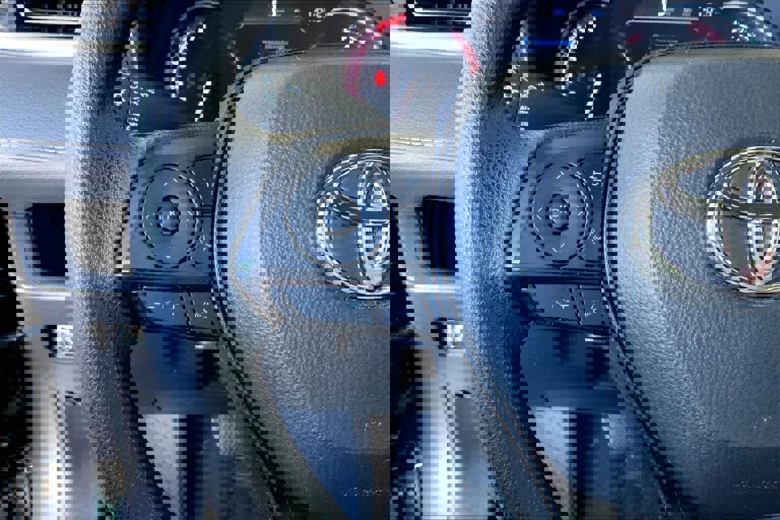 Used 2024 Toyota RAV4 XLE image 22