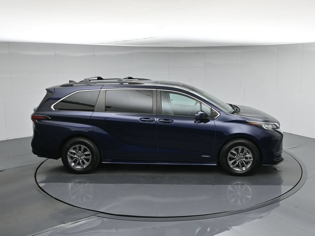Used 2021 Toyota Sienna LE w/ LE Plus Package FWD image 44