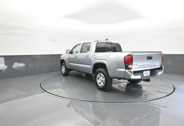 Used 2023 Toyota Tacoma SR AWD/4WD image 5