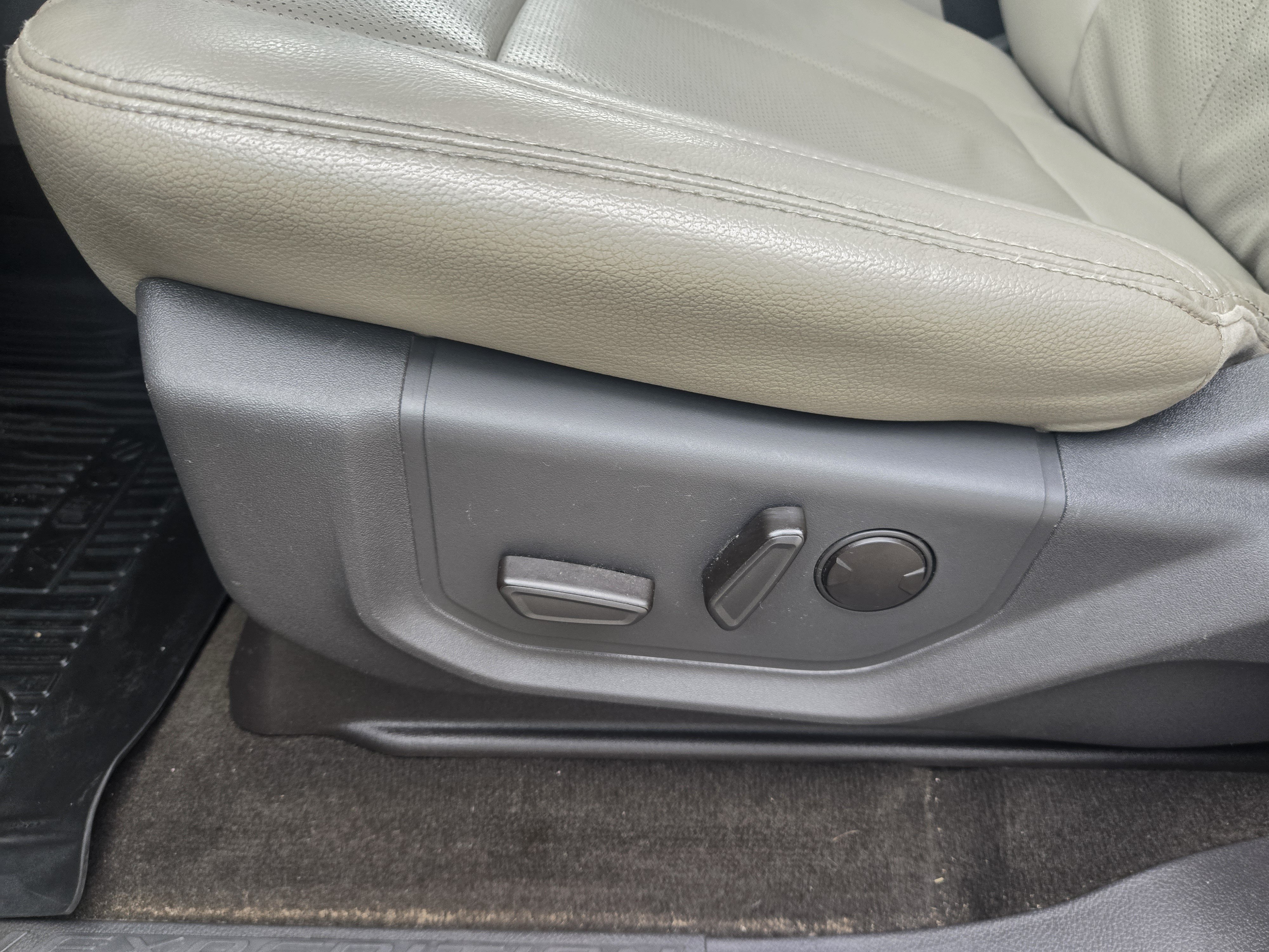Certified 2020 Ford Expedition Max XLT w/ Equipment Group 202A AWD/4WD image 20