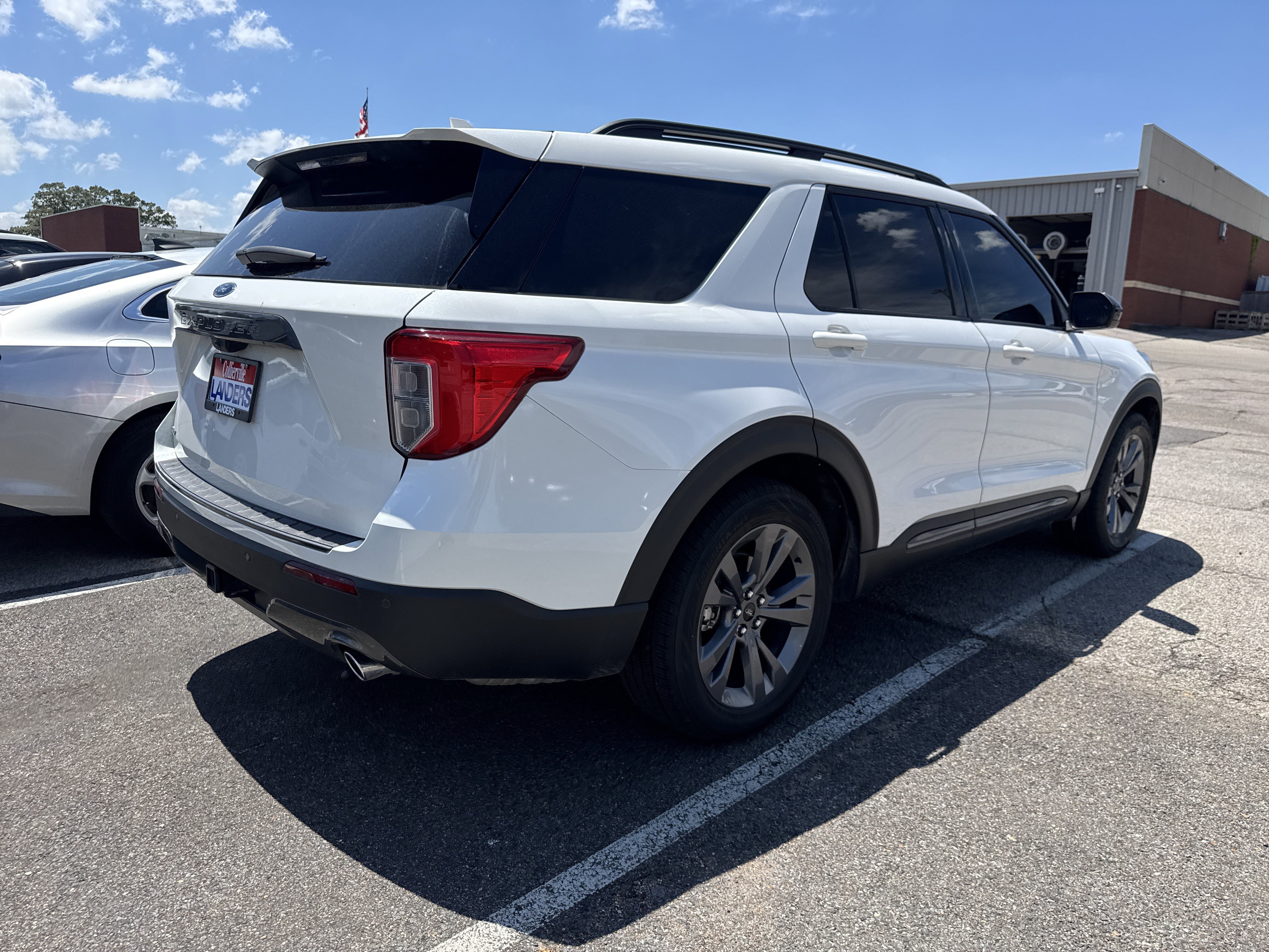 Certified 2024 Ford Explorer XLT w/ Equipment Group 202A RWD image 3