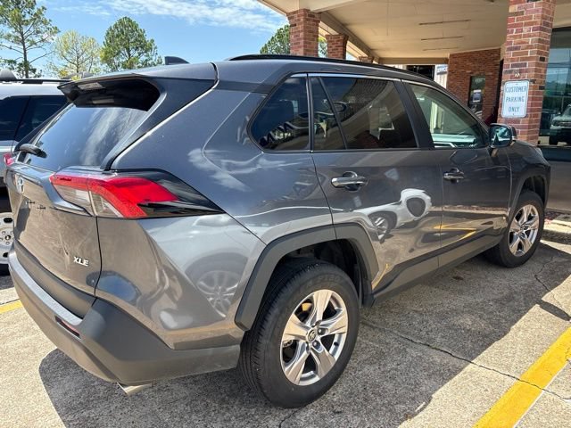 Used 2025 Toyota RAV4 XLE FWD image 2
