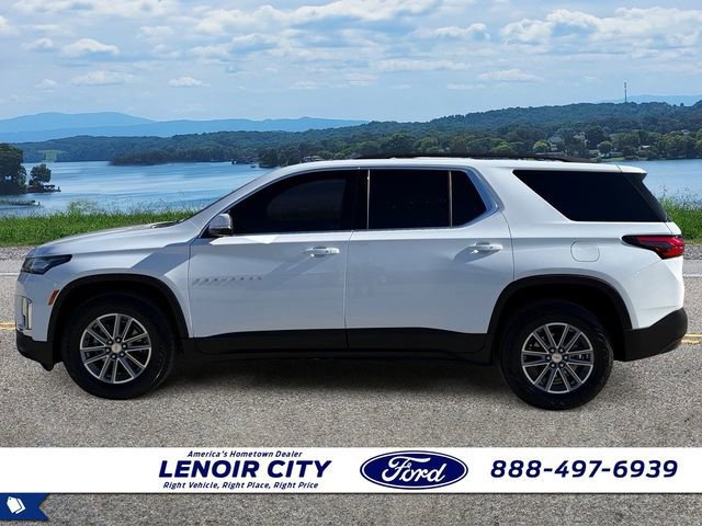 Used 2023 Chevrolet Traverse LT image 2