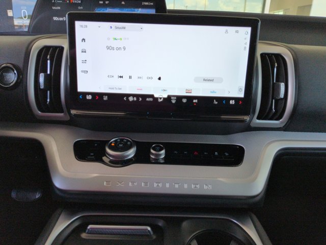 Certified 2025 Ford Expedition Active AWD/4WD image 21