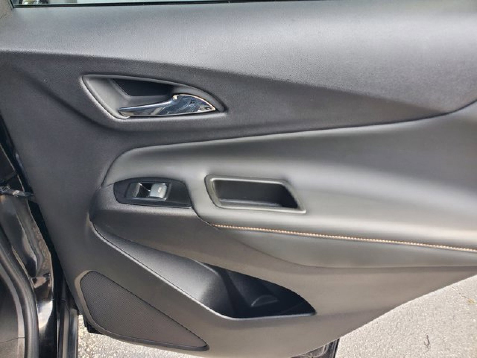 Used 2024 Chevrolet Equinox Premier image 33